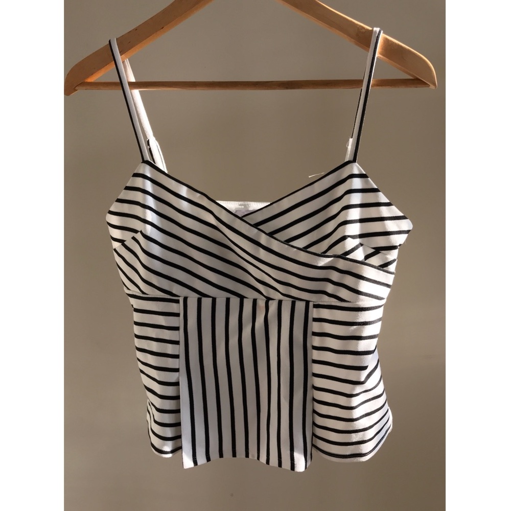 1State striped cropped tank.